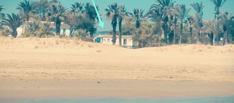 Golf & Beach 1 min away