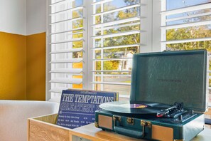Interior - HOT TUB No Fee - 4Bedroom Zilker OASIS - Family Friendly (Austin)