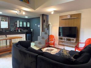 Basic Chalet | Living area