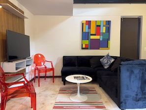 Basic Chalet | Living area
