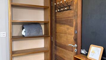 Nhà gỗ cơ bản | Nội thất