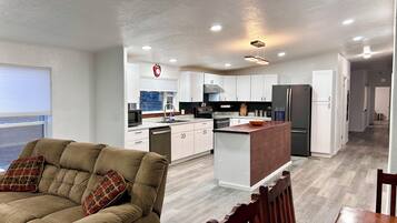 Smart-TV, Kamin, BĂŒcher