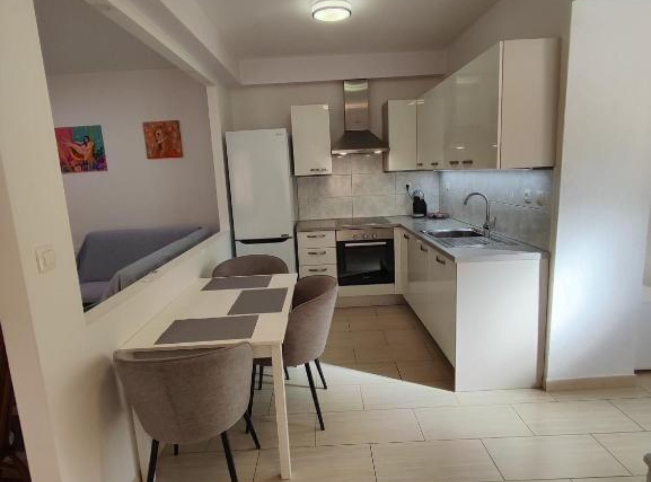 منزل (Two Bedroom Holiday Home With Terrace) | مطبخ خاص | ثلاجة