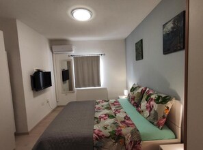 House (Two Bedroom Holiday Home With Terrace) | 2 bedrooms - Holiday House Emma (Sibenik)