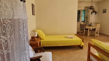 Studio (Studio Apartment With Terrace (A2)) | 1 bedroom, cribs/infant beds