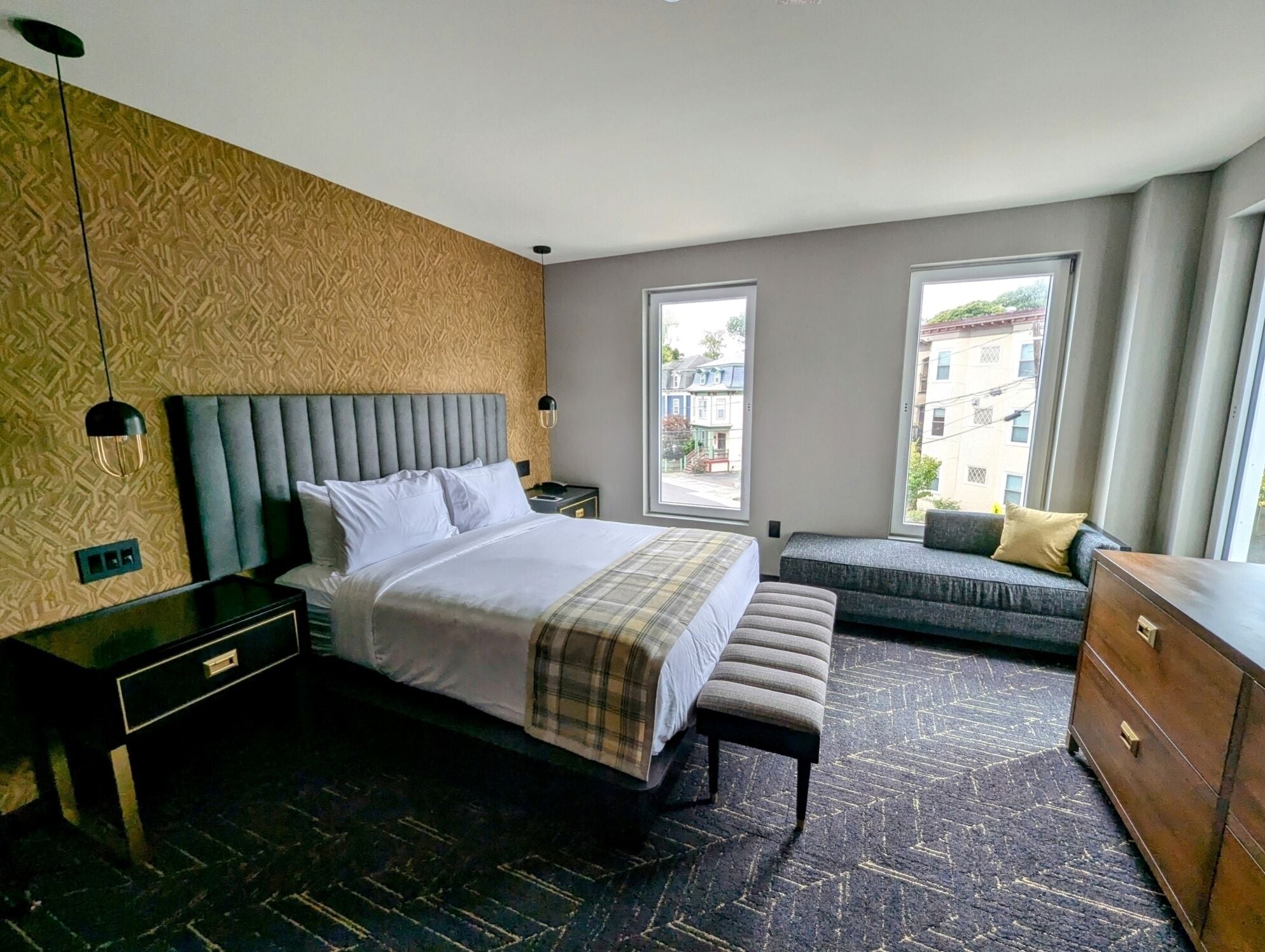 Deluxe Suite, 1 King Bed, City View | In-room safe, desk, laptop workspace, blackout drapes