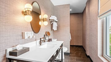 Presidential Suite, City View | Bathroom | Shower, hair dryer, towels, soap