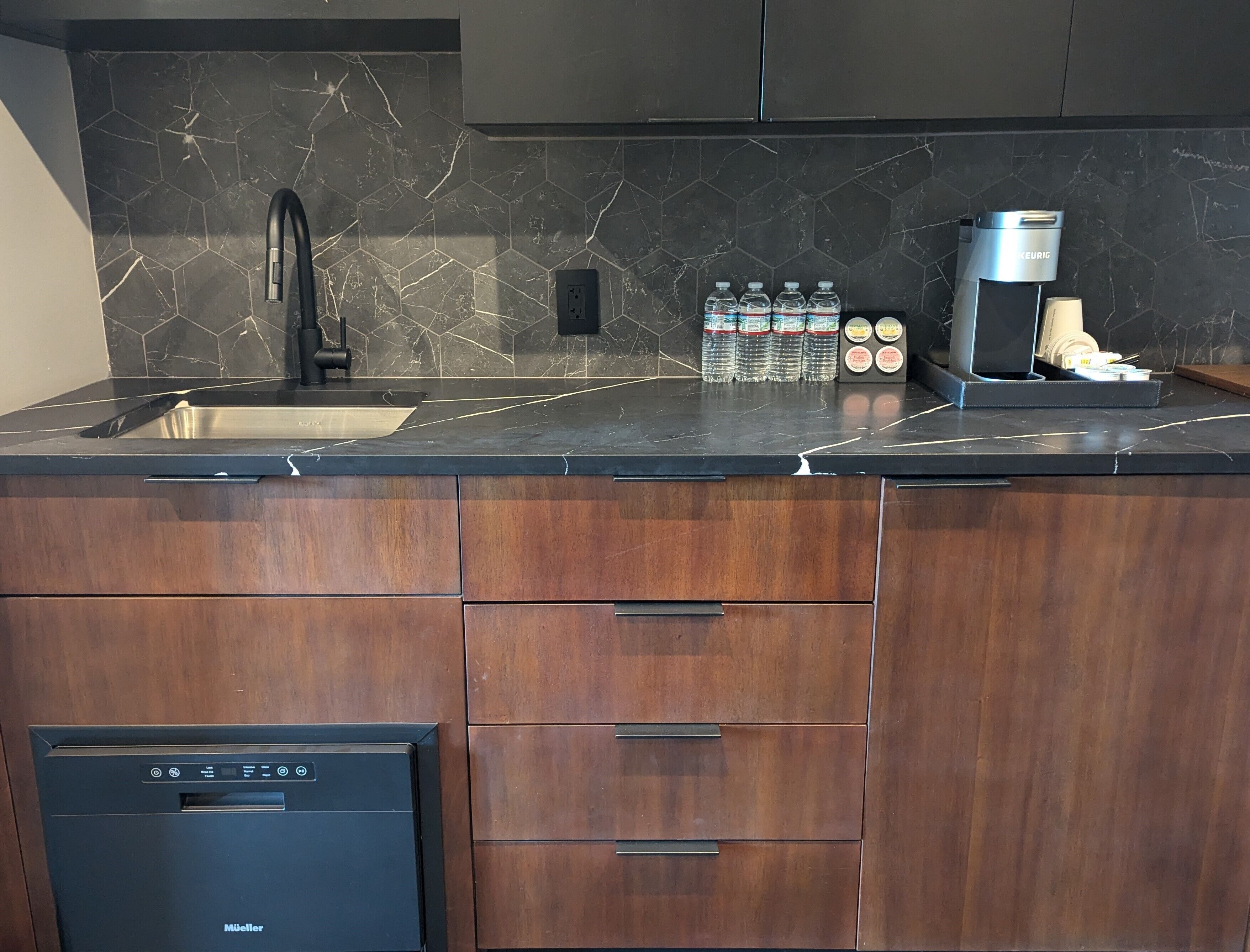 المنشأة من الداخل