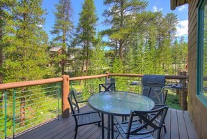 Outdoor dining - Premier Keystone 3BR Townhome w/ Resort Access (Keystone)