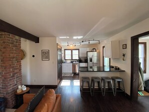 Interior - Cozy Hudson Valley 2 Bedroom Getaway near Woodstock and Saugerties (Saugerties)