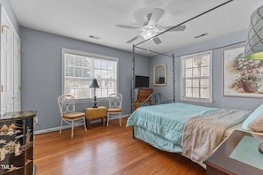 Bügeleisen/Bügelbrett, WLAN, Bettwäsche