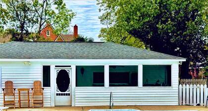 Gorgeous 2-bedroom bungalow with AC in charming Dunn, perfect for relaxing stays