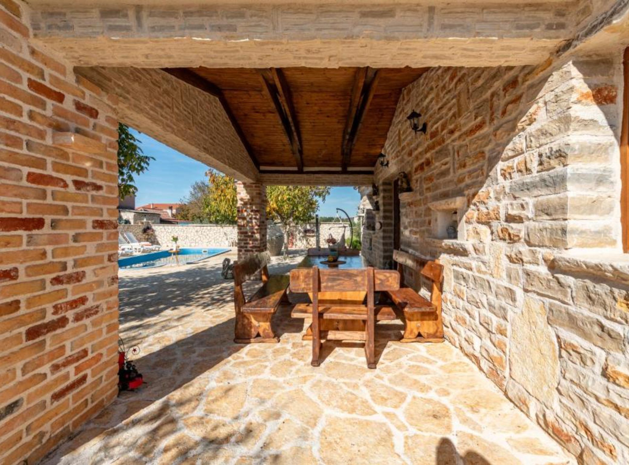 House (Three bedroom Holiday house with pool) | Dining room