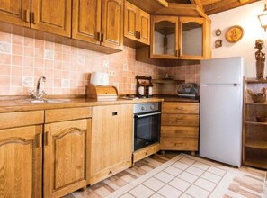 獨棟房屋 (Three bedroom Holiday house with pool) | 私人廚房 | 電冰箱