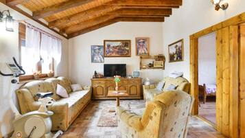 House (Three bedroom Holiday house with pool) | Exterior