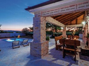 Maison (Three bedroom Holiday house with pool) | Piscine extérieure