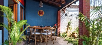 Artful and Quiet Pause in Santa Tecla + BBQ garden