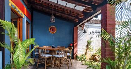 Artful and Quiet Pause in Santa Tecla + BBQ garden