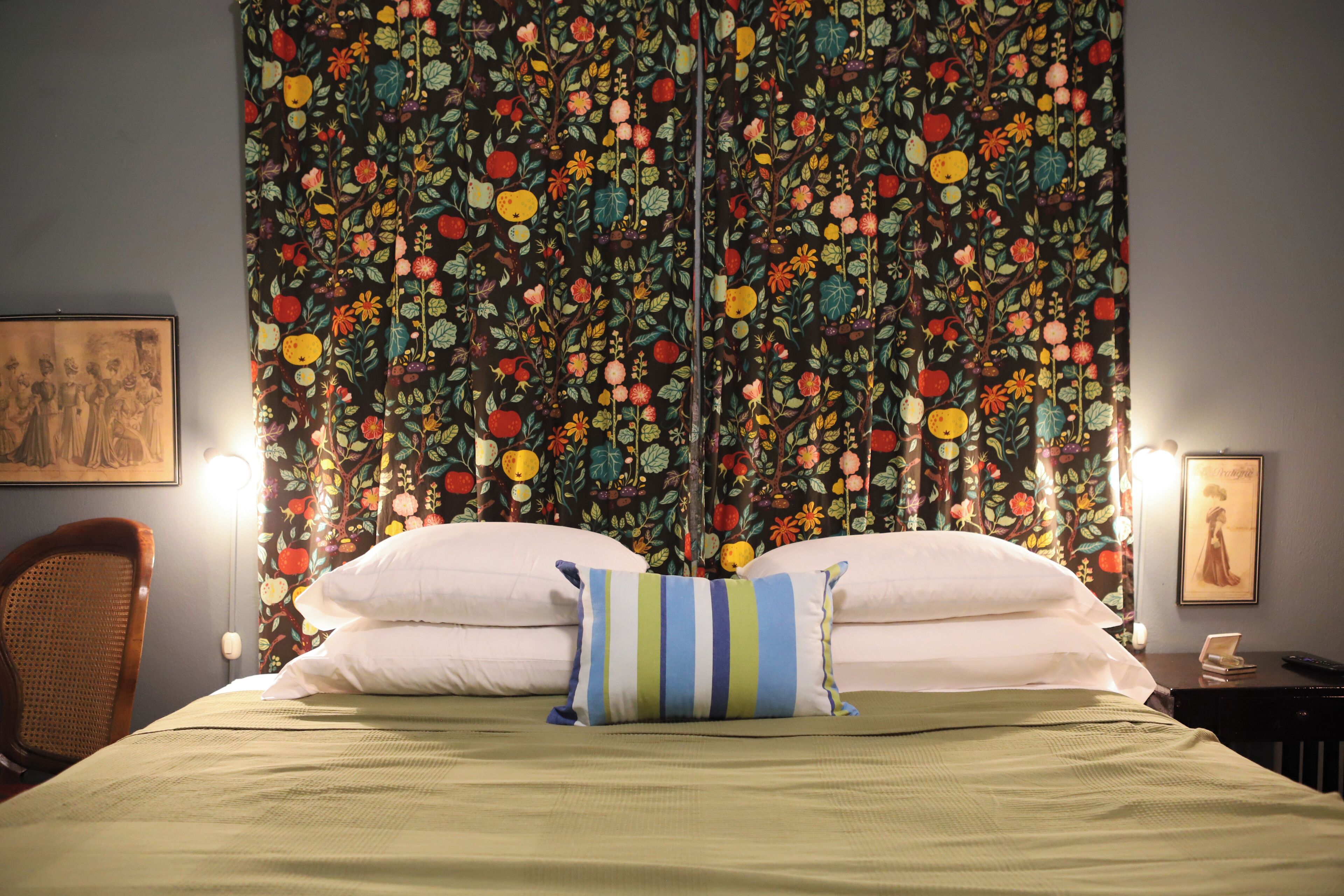 Fer et planche à repasser, accès à Internet, literie fournie