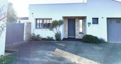4* villa with indoor swimming spa, billiards