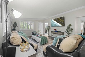 智能电视、书、音乐库