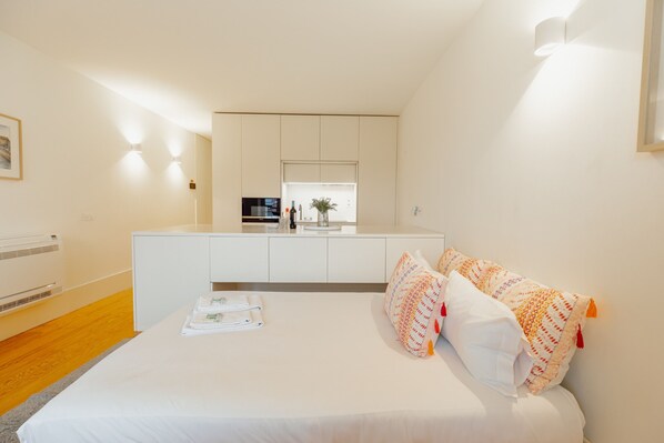 1 habitación, tabla de planchar con plancha, wifi gratis y ropa de cama 
