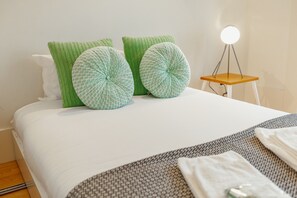 1 habitación, tabla de planchar con plancha, wifi gratis y ropa de cama 