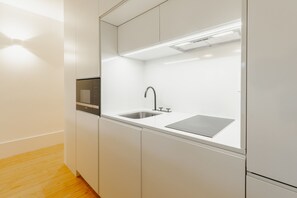 Fridge, microwave, coffee/tea maker, electric kettle