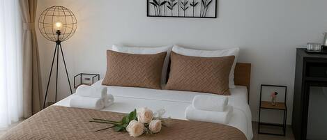 Minibar, in-room safe, free WiFi, bed sheets