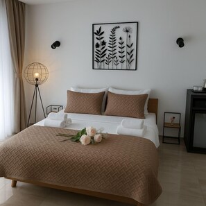 Minibar, in-room safe, free WiFi, bed sheets