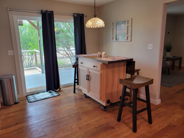 Interior - Semi secluded cabin on 2 acres with ample wildlife near lake Corpus Christi. (Mathis)