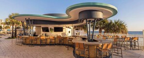 Bar (on property) - Wyndham Beachfront 2-Bedroom Condo Loaded with Amenities on Daytona Beach (Daytona Beach)