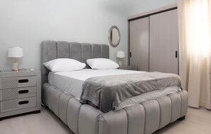 2 chambres, fer et planche à repasser, Wi-Fi gratuit, draps fournis