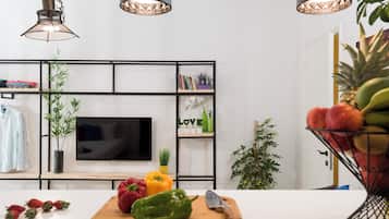 Studio, 1 Double Bed, Kitchen | Living area