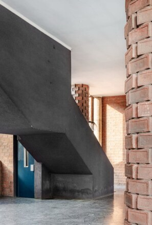 المنشأة من الداخل