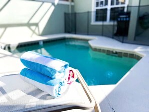 Pool - Stunning Orlando 5 Bedroom Townhouse with Private Pool and Hot Tub Near Disney (Kissimmee)