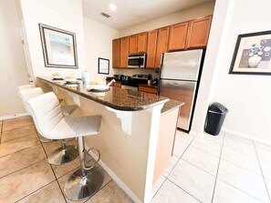 Private kitchen - Stunning Orlando 5 Bedroom Townhouse with Private Pool and Hot Tub Near Disney (Kissimmee)