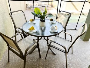 Outdoor dining - Stunning Orlando 5 Bedroom Townhouse with Private Pool and Hot Tub Near Disney (Kissimmee)