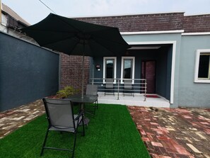 تناول الطعام بالخارج