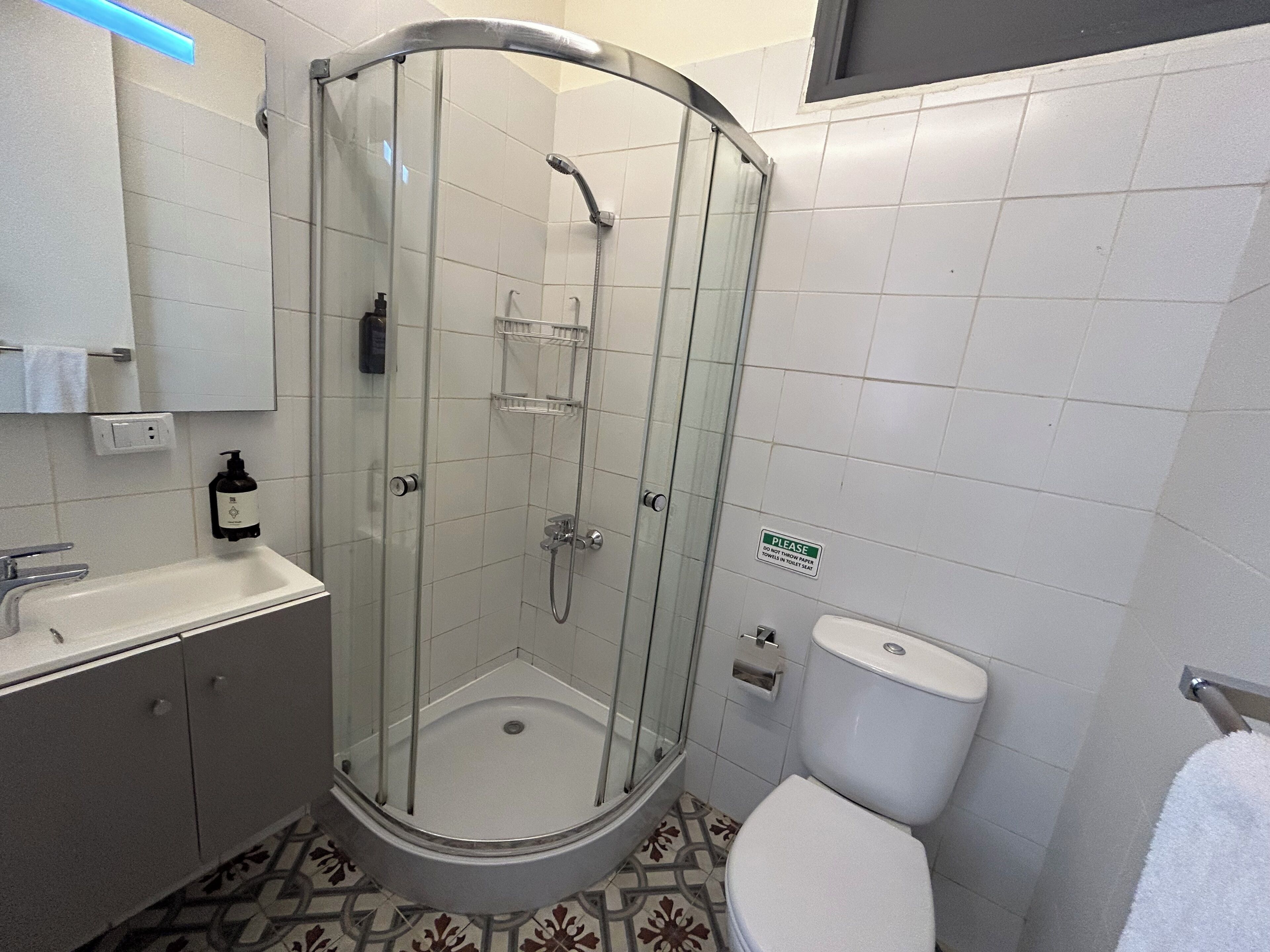 Studio, 1 Double Bed, Balcony, City View | Bathroom | Shower, free toiletries, hair dryer, towels
