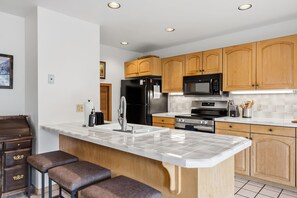 Fridge, microwave, stovetop, dishwasher - Avon Getaway | Private Hot Tub & Mountain Views (Avon)