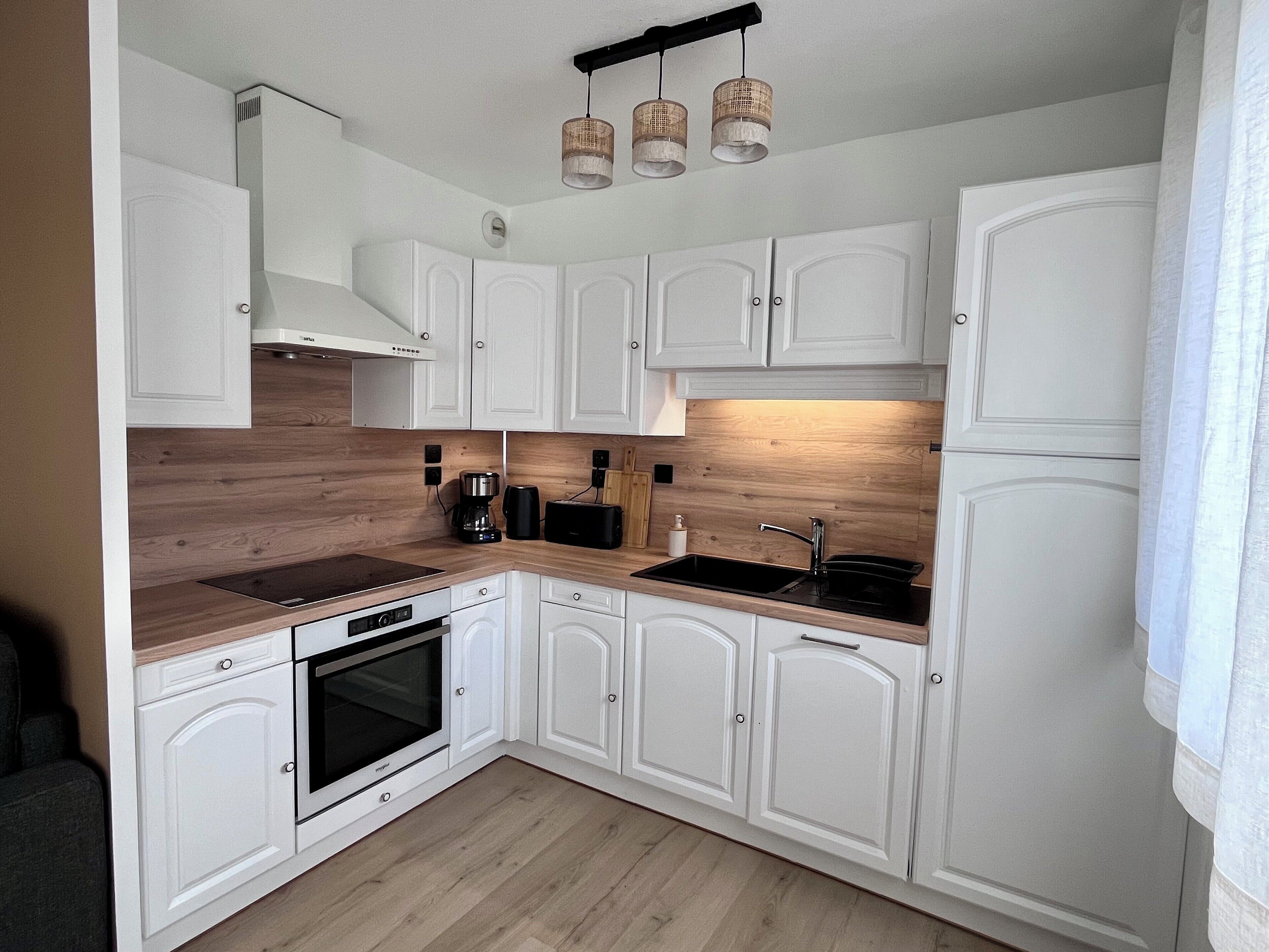 Mikrowelle, Ofen, Herdplatte, Geschirrspüler