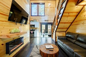 Cabin, Multiple Beds, Hot Tub (Feelin' Froggy) | Living area - Feelin' Froggy Cabin for 11 (Broken Bow)