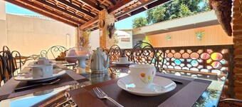 House with Pool near Attractions / Wi-Fi / Garage