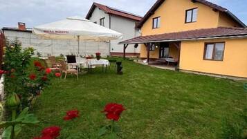 Superior Villa, Balcony, City View | Terrace/patio