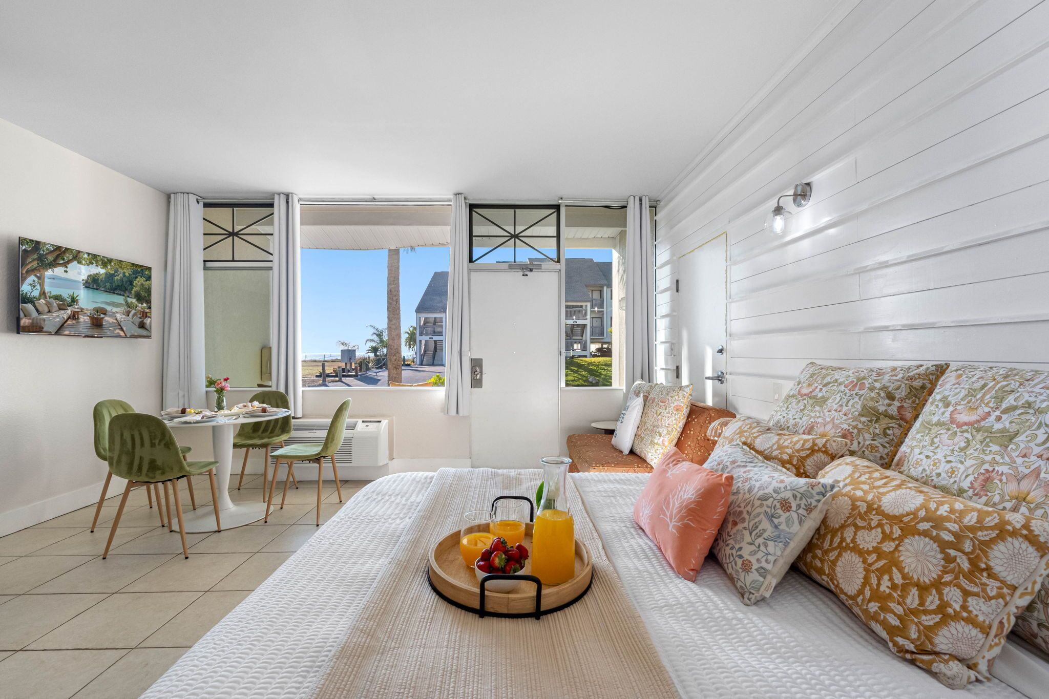 Fer et planche à repasser, Wi-Fi gratuit, draps fournis