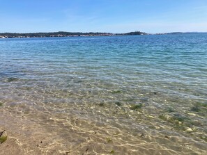 Camastros y toallas de playa 