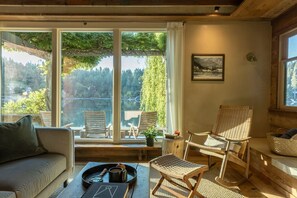 Unclassified image, 2 of 71, button - Gordy`s Place (Bainbridge Island)