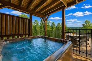 Outdoor spa tub - Heated Pool (seasonal), Hot Tub, Game Room, & Mountain Views – Sleeps 12 (Sevierville)