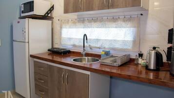 Fridge, microwave, stovetop, electric kettle